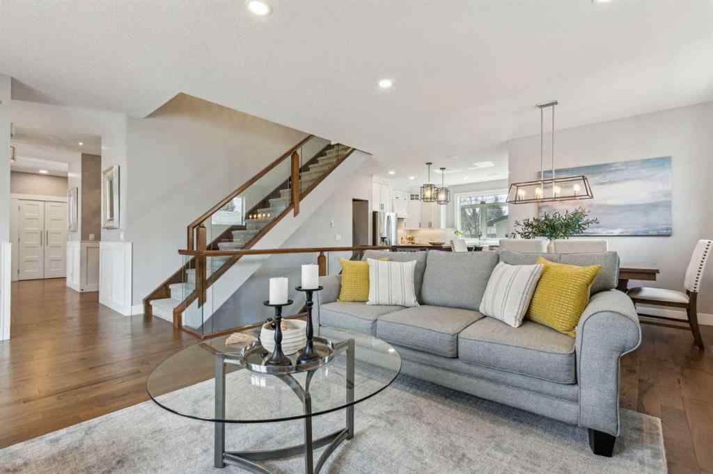 MLS® A2253955 - 10 Glenmount Crescent SW in Glendale Calgary, Residential