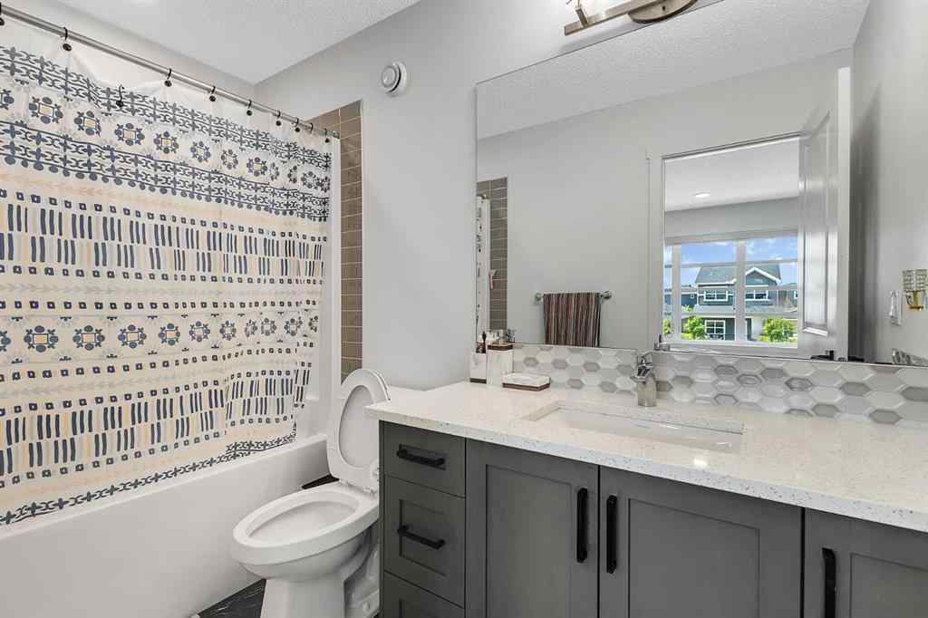 MLS® A2253974 - 117 Highview Gate SE in Lanark Airdrie, Residential