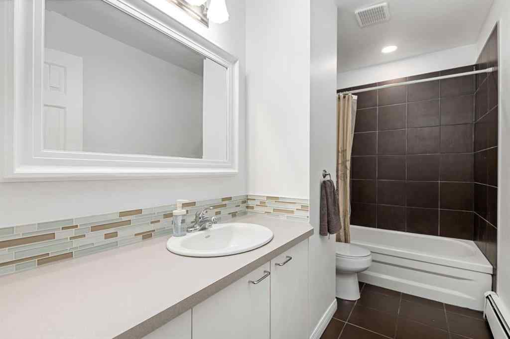 MLS® A2253975 - 2043 35 Avenue SW in Altadore Calgary, Residential