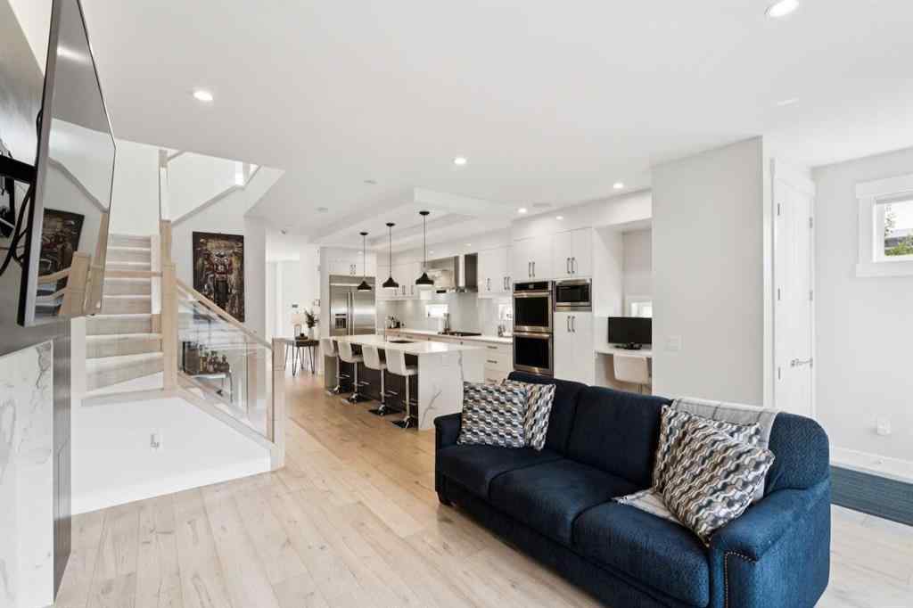 MLS® A2253984 - 2629 32 Street SW in Killarney/Glengarry Calgary, Residential