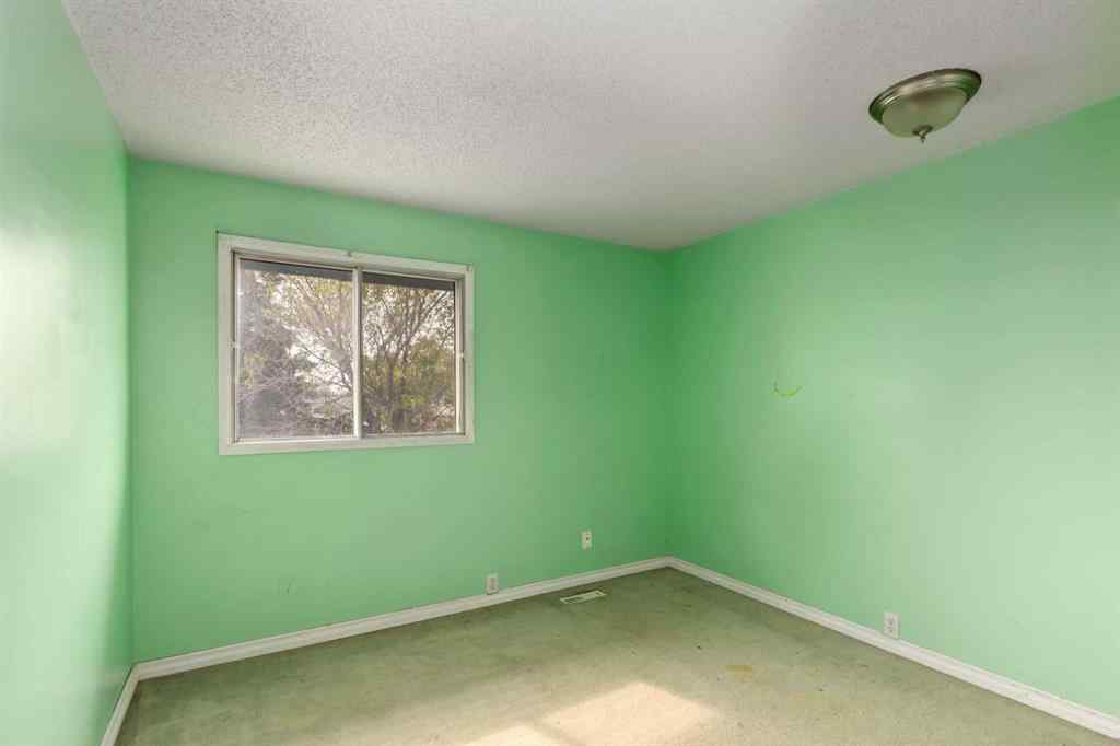 MLS® A2253988 - 170 Windsor Drive  in Thickwood Fort McMurray, Residential