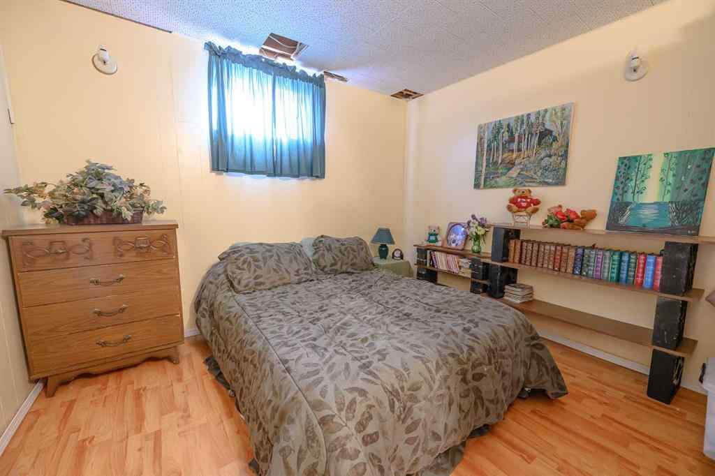 MLS® A2253989 - 10230 112 Avenue  in Avondale Grande Prairie, Residential