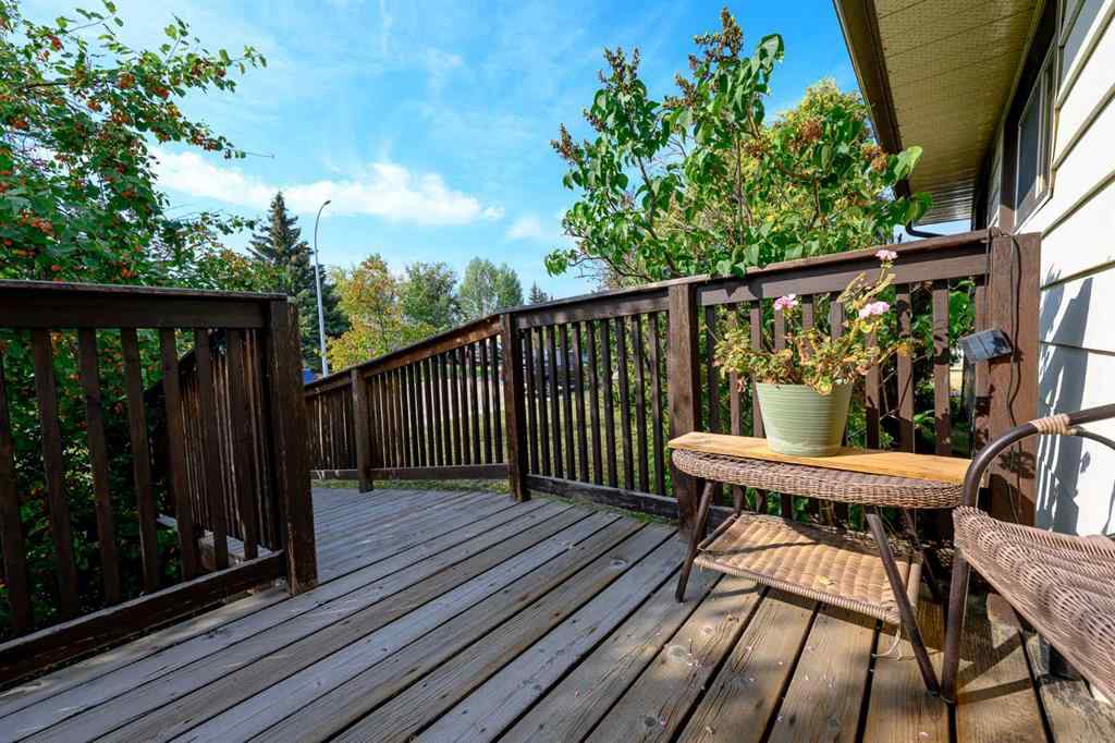 MLS® A2253989 - 10230 112 Avenue  in Avondale Grande Prairie, Residential