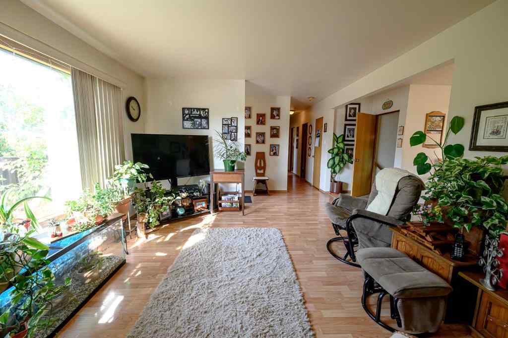 MLS® A2253989 - 10230 112 Avenue  in Avondale Grande Prairie, Residential