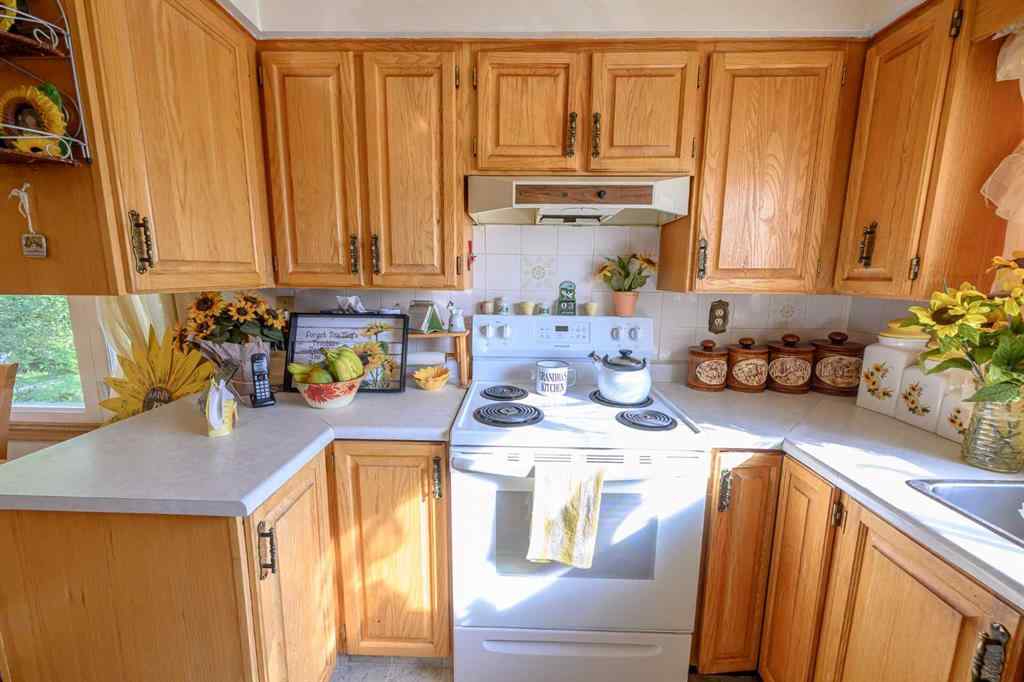 MLS® A2253989 - 10230 112 Avenue  in Avondale Grande Prairie, Residential