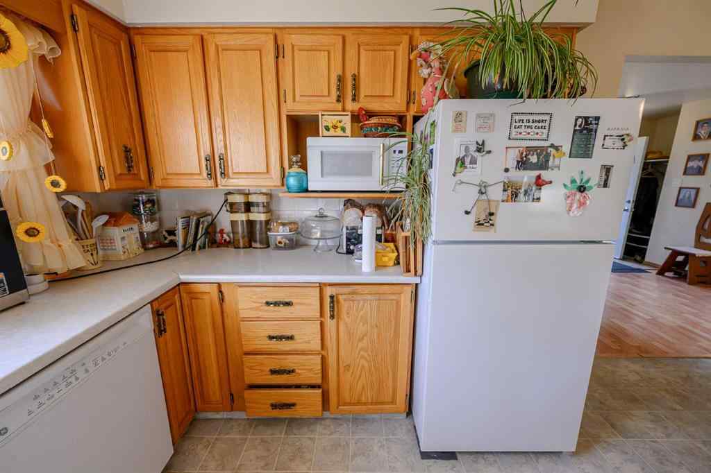 MLS® A2253989 - 10230 112 Avenue  in Avondale Grande Prairie, Residential