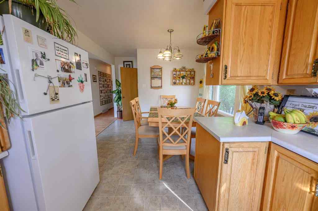 MLS® A2253989 - 10230 112 Avenue  in Avondale Grande Prairie, Residential