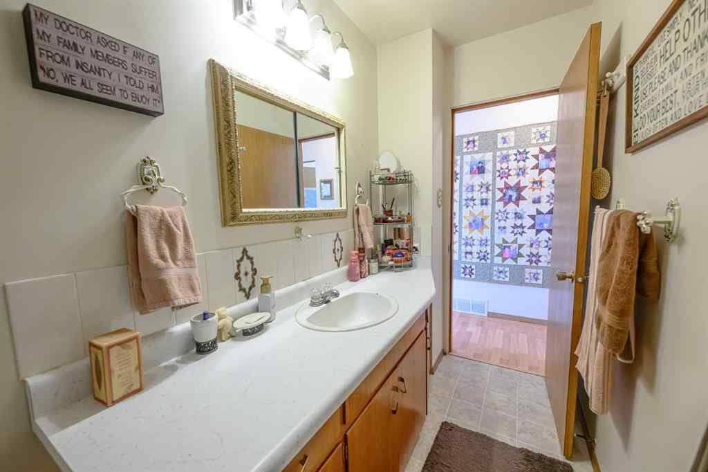 MLS® A2253989 - 10230 112 Avenue  in Avondale Grande Prairie, Residential