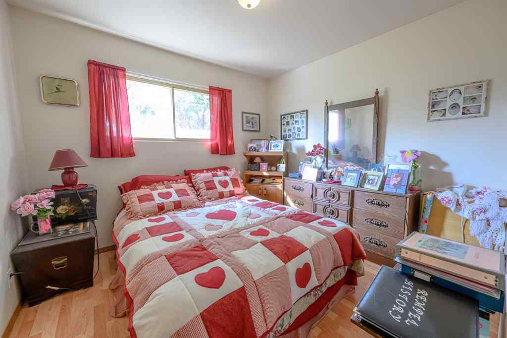 MLS® A2253989 - 10230 112 Avenue  in Avondale Grande Prairie, Residential