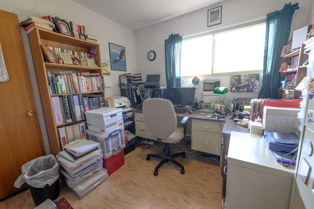 MLS® A2253989 - 10230 112 Avenue  in Avondale Grande Prairie, Residential
