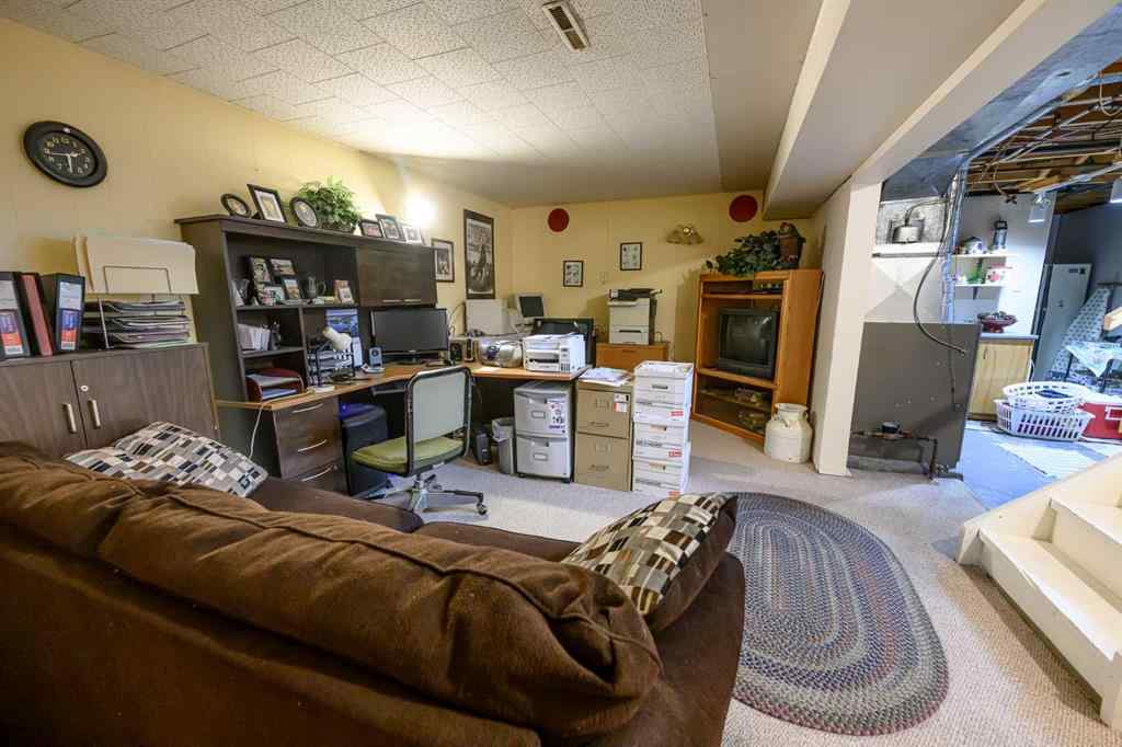 MLS® A2253989 - 10230 112 Avenue  in Avondale Grande Prairie, Residential