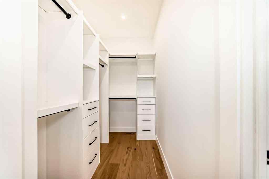 MLS® A2253994 - Unit #B 2135 53 Avenue SW in North Glenmore Park Calgary, Residential