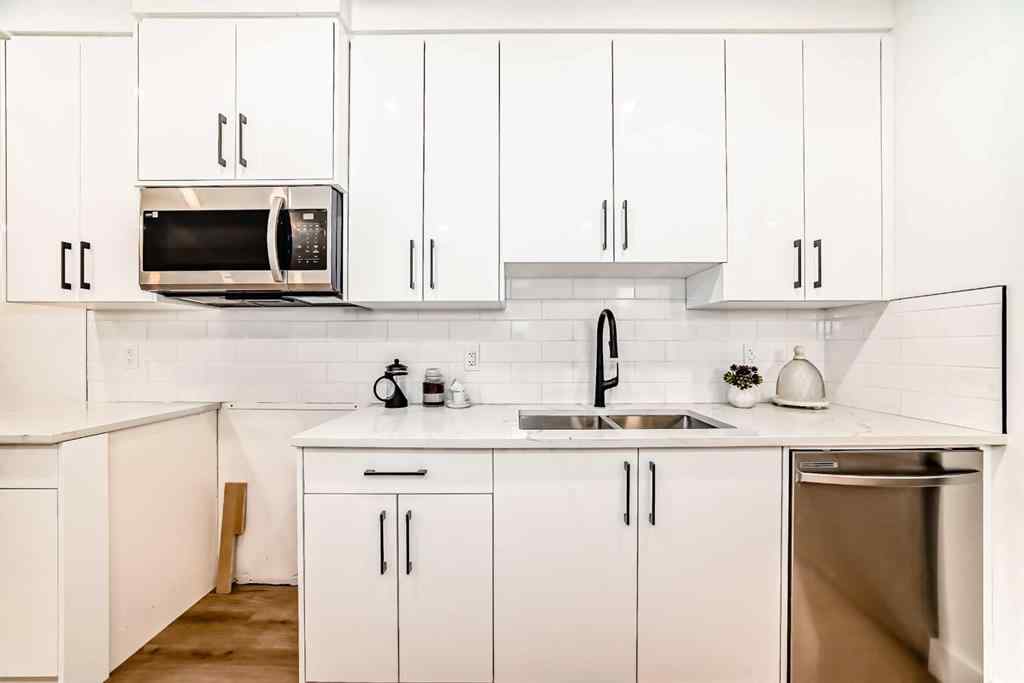 MLS® A2253994 - Unit #B 2135 53 Avenue SW in North Glenmore Park Calgary, Residential