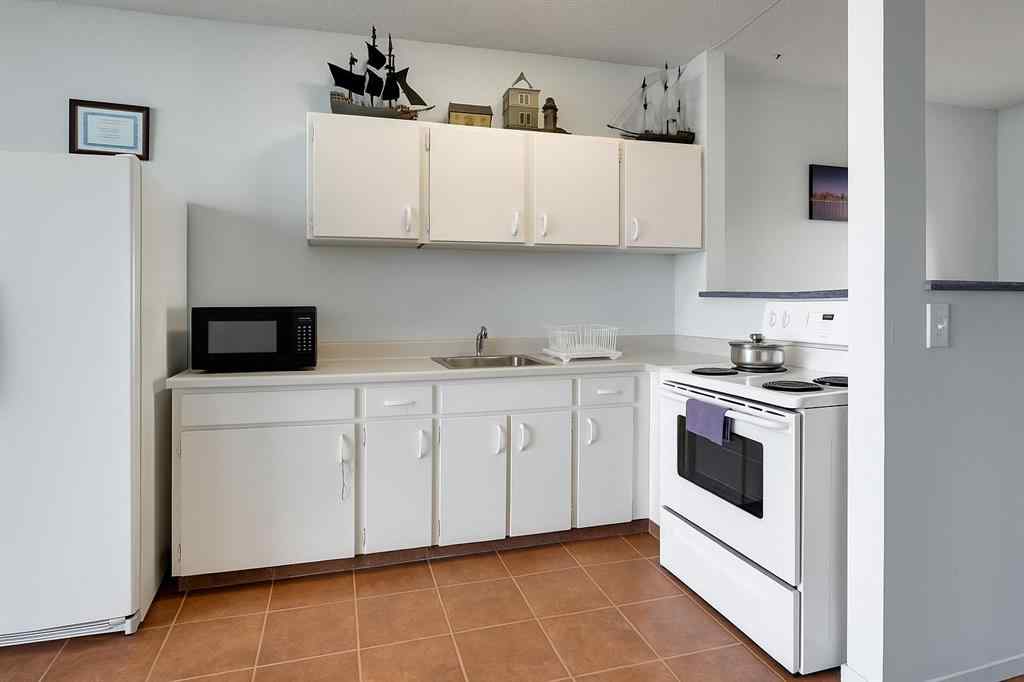 MLS® A2254002 - Unit #2 459 Huntsville Crescent NW in Huntington Hills Calgary, Residential