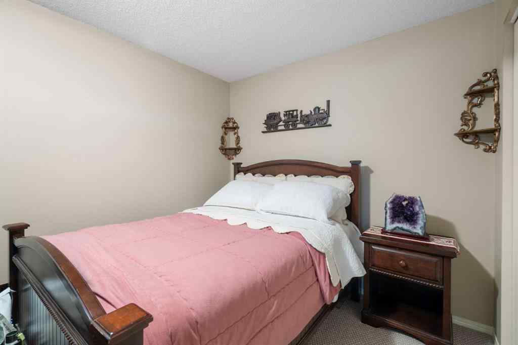 MLS® A2254003 - 3567 Sierra Morena Road SW in Signal Hill Calgary, Residential