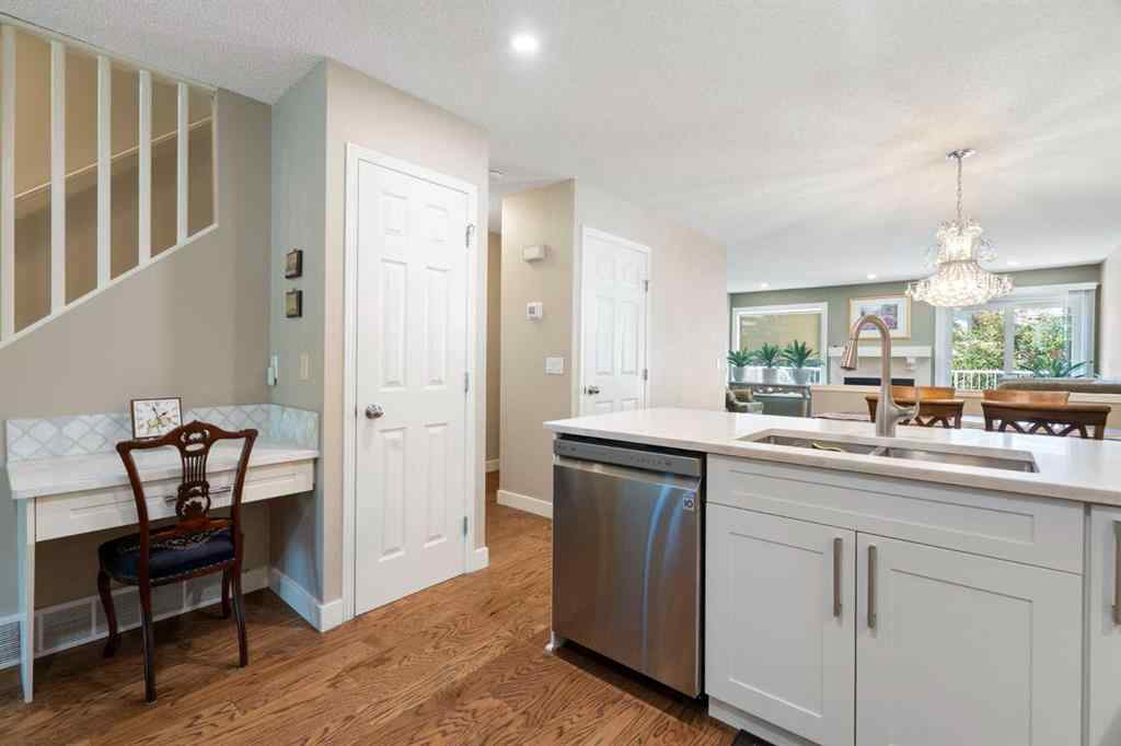 MLS® A2254003 - 3567 Sierra Morena Road SW in Signal Hill Calgary, Residential