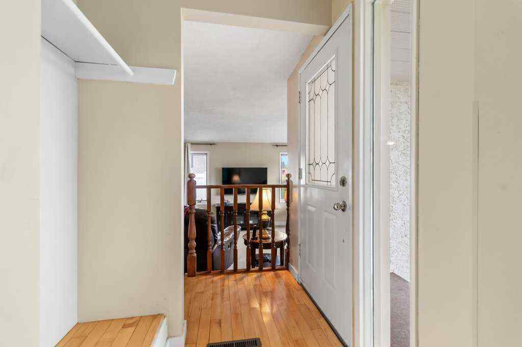 MLS® A2254012 - 3948 35A Avenue  in Eastview Red Deer, Residential