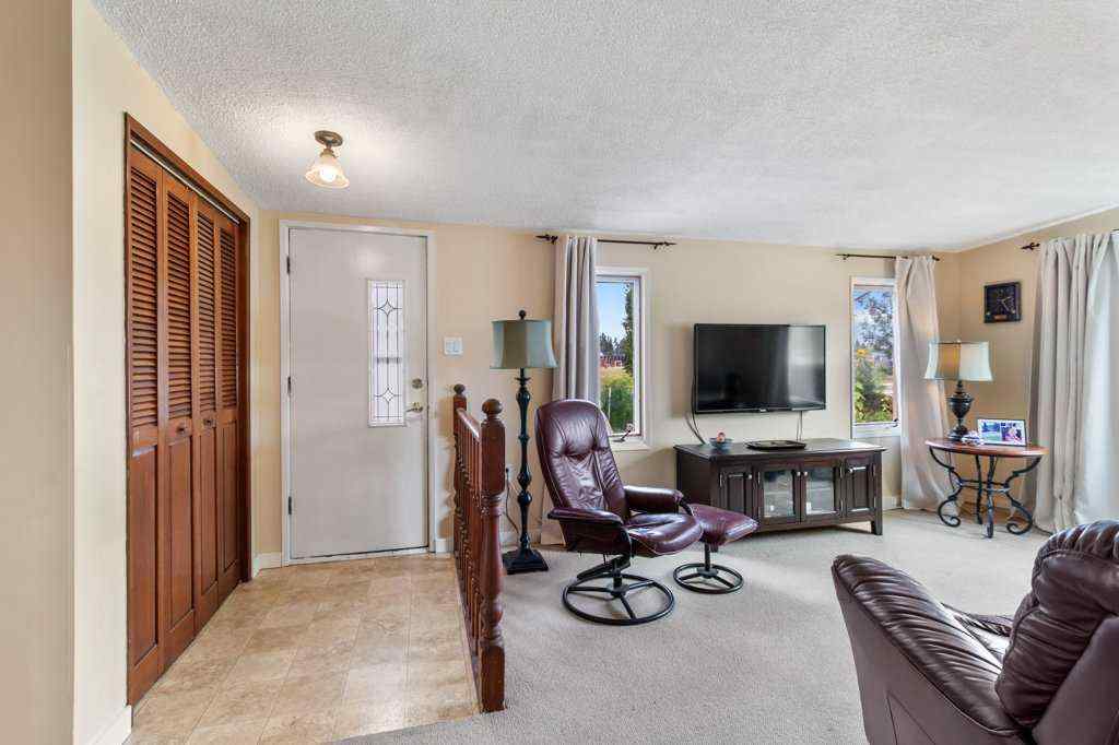 MLS® A2254012 - 3948 35A Avenue  in Eastview Red Deer, Residential