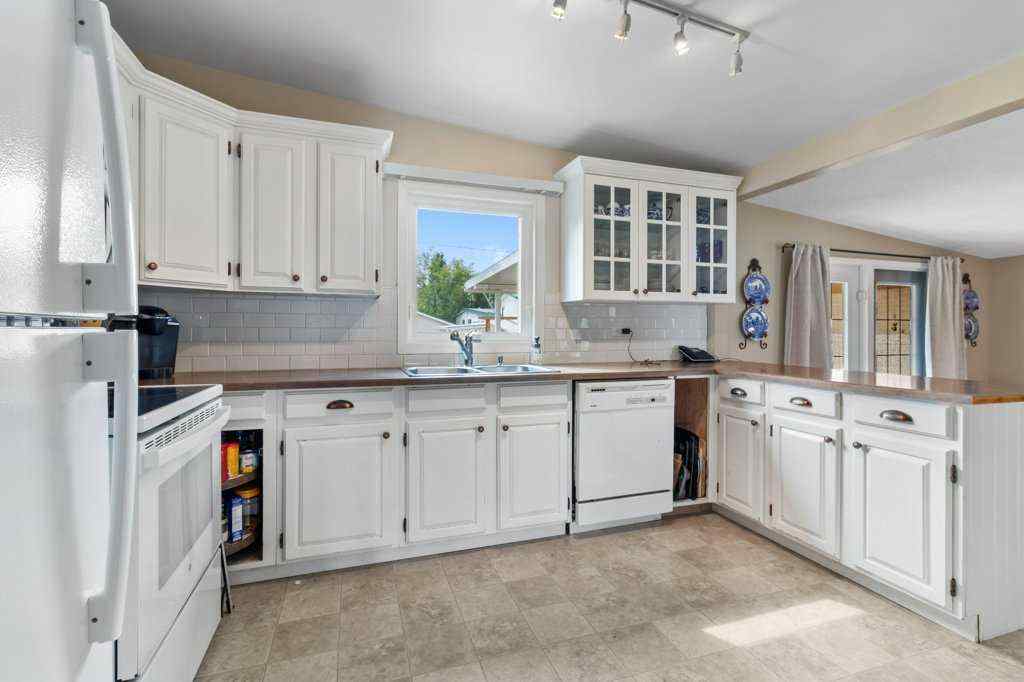 MLS® A2254012 - 3948 35A Avenue  in Eastview Red Deer, Residential