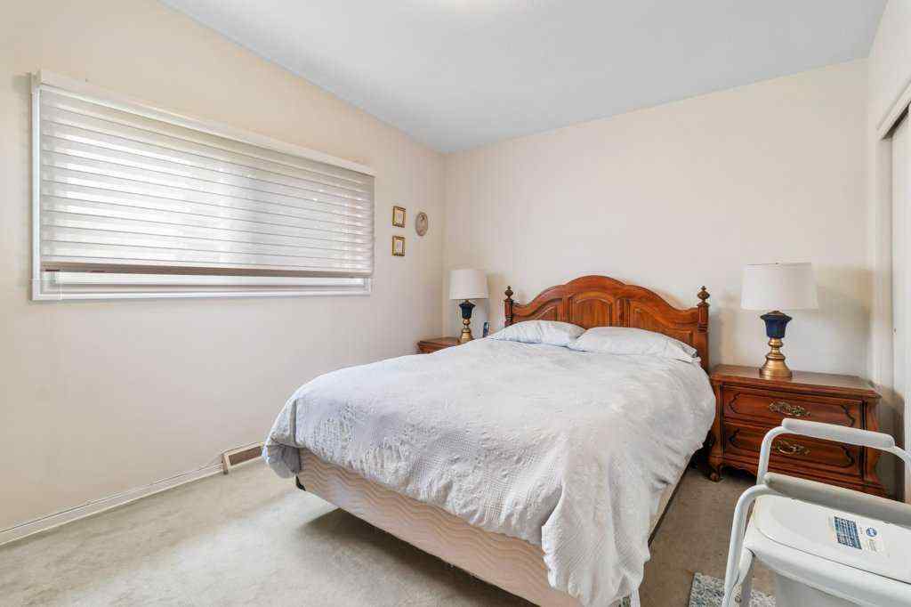 MLS® A2254012 - 3948 35A Avenue  in Eastview Red Deer, Residential