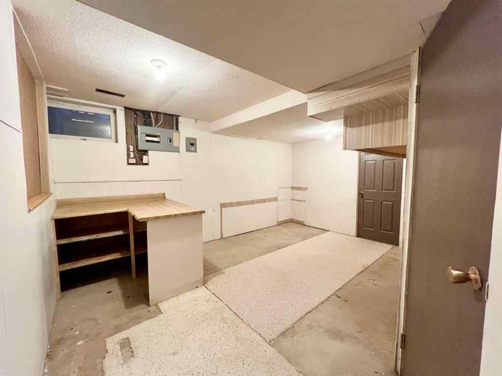 MLS® A2254018 - 308 3 Avenue NW in NONE Linden, Residential