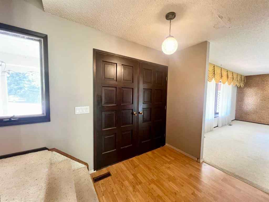 MLS® A2254018 - 308 3 Avenue NW in NONE Linden, Residential
