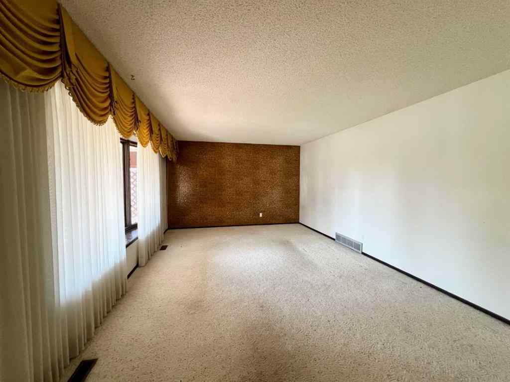 MLS® A2254018 - 308 3 Avenue NW in NONE Linden, Residential