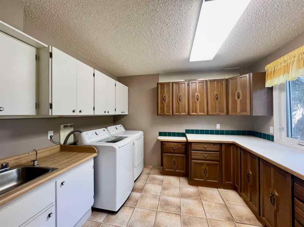 MLS® A2254018 - 308 3 Avenue NW in NONE Linden, Residential