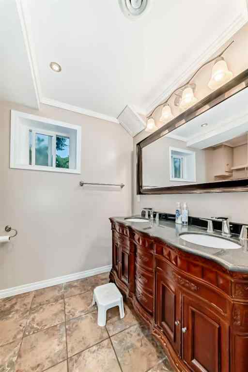 MLS® A2254030 - 820 9A Street NE in Renfrew Calgary, Residential