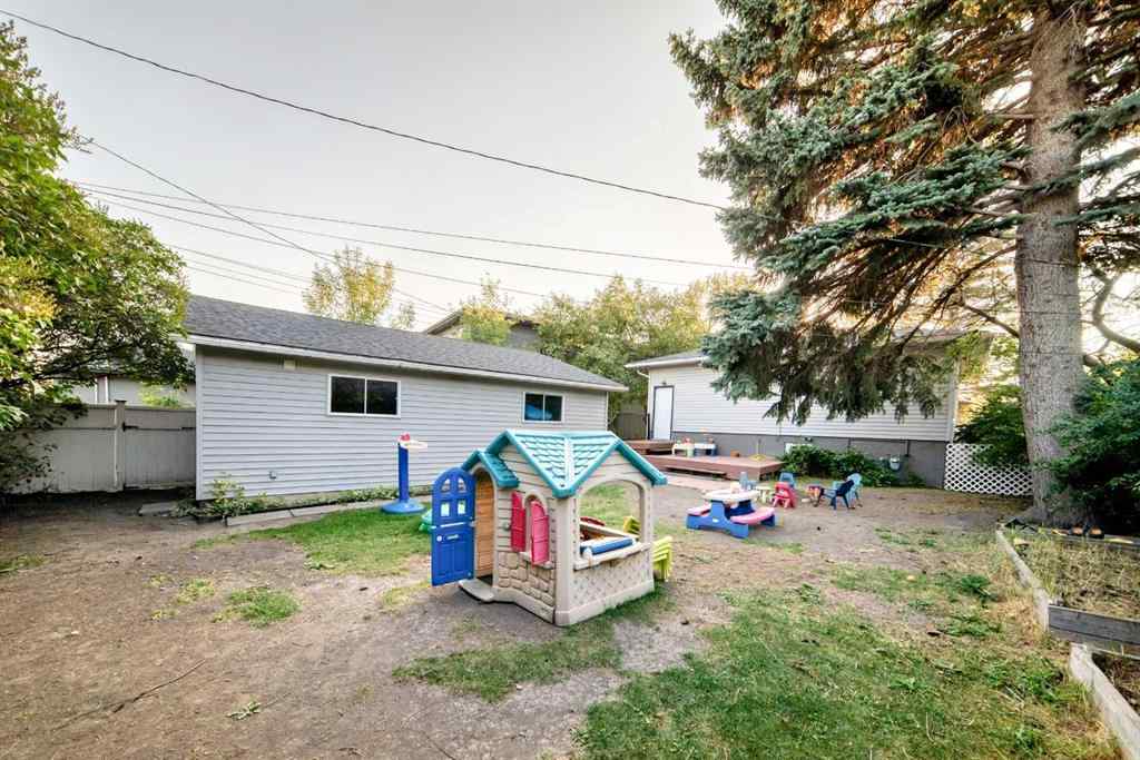 MLS® A2254030 - 820 9A Street NE in Renfrew Calgary, Residential