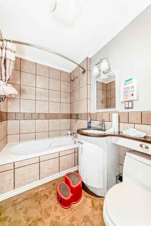 MLS® A2254030 - 820 9A Street NE in Renfrew Calgary, Residential