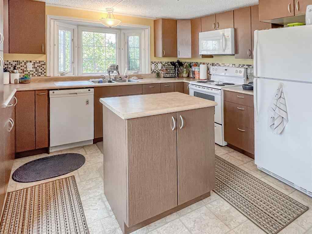 MLS® A2254033 - 9617 122 Avenue  in Crystal Ridge Grande Prairie, Residential