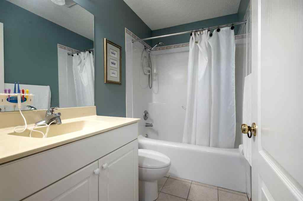 MLS® A2254039 - 212 Hampstead Gardens NW in Hamptons Calgary, Residential