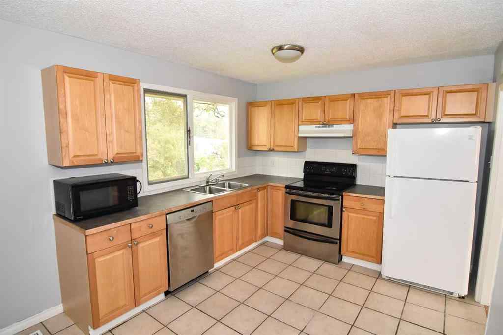 MLS® A2254045 - 110 4 Avenue  in NONE Rockyford, Residential