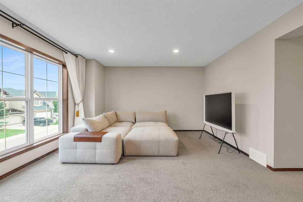 MLS® A2254049 - 64 Everoak Park SW in Evergreen Calgary, Residential