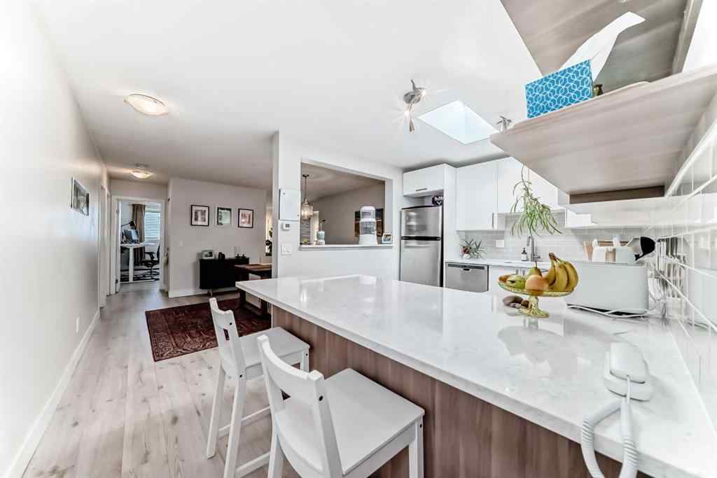 MLS® A2254051 - Unit #403 2114 17 Street SW in Bankview Calgary, Residential