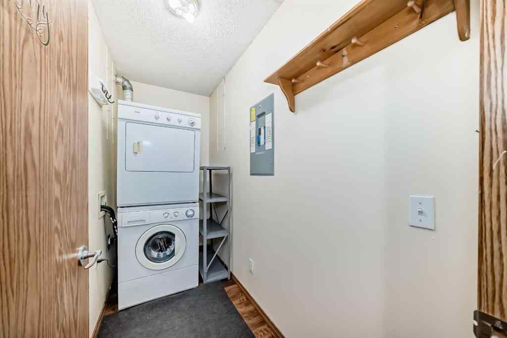 MLS® A2254054 - Unit #304 7 Somervale View SW in Somerset Calgary, Residential