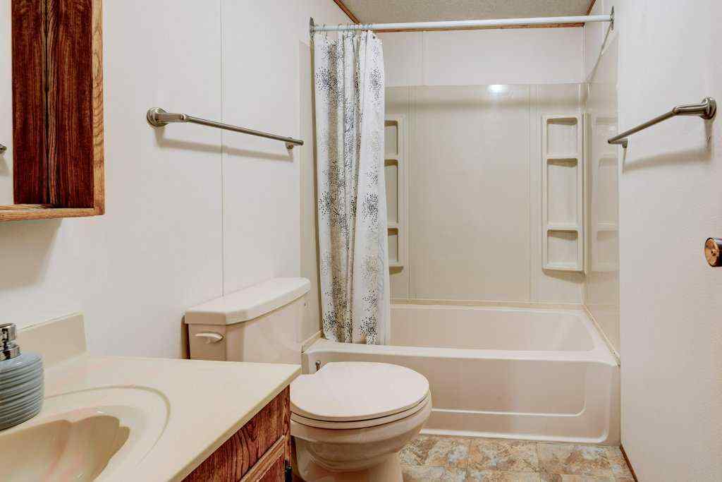 MLS® A2254061 - 3126 Burroughs Manor NE in Monterey Park Calgary, Mobile