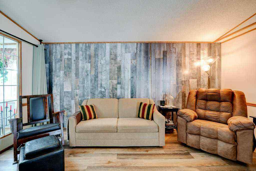 MLS® A2254061 - 3126 Burroughs Manor NE in Monterey Park Calgary, Mobile