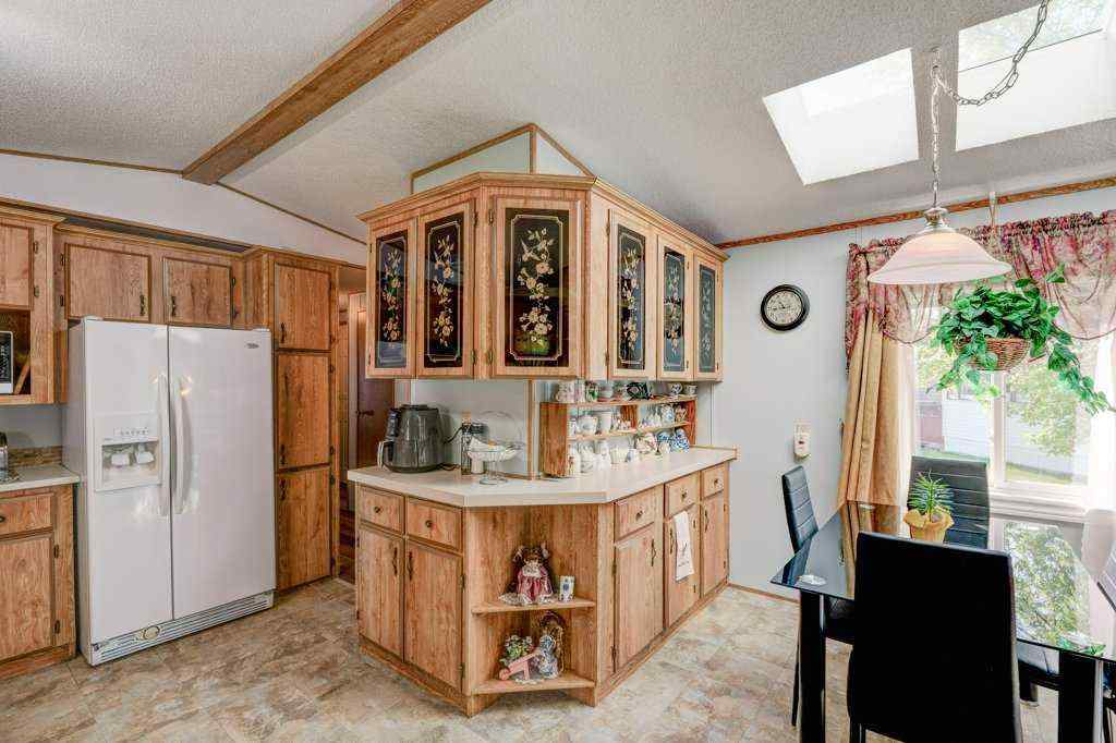 MLS® A2254061 - 3126 Burroughs Manor NE in Monterey Park Calgary, Mobile