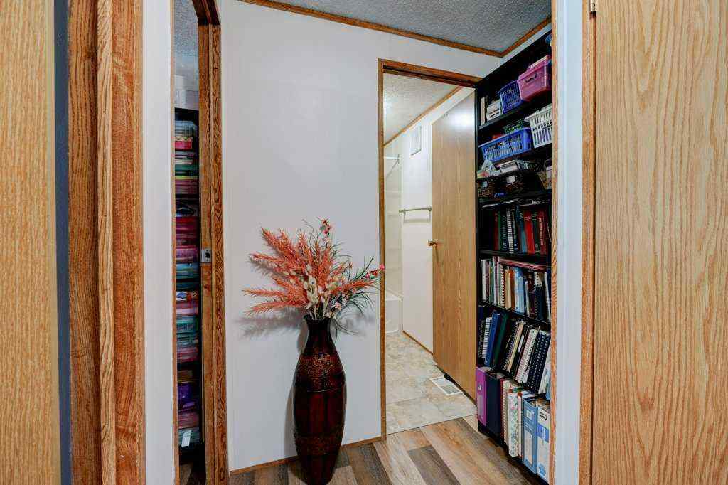 MLS® A2254061 - 3126 Burroughs Manor NE in Monterey Park Calgary, Mobile
