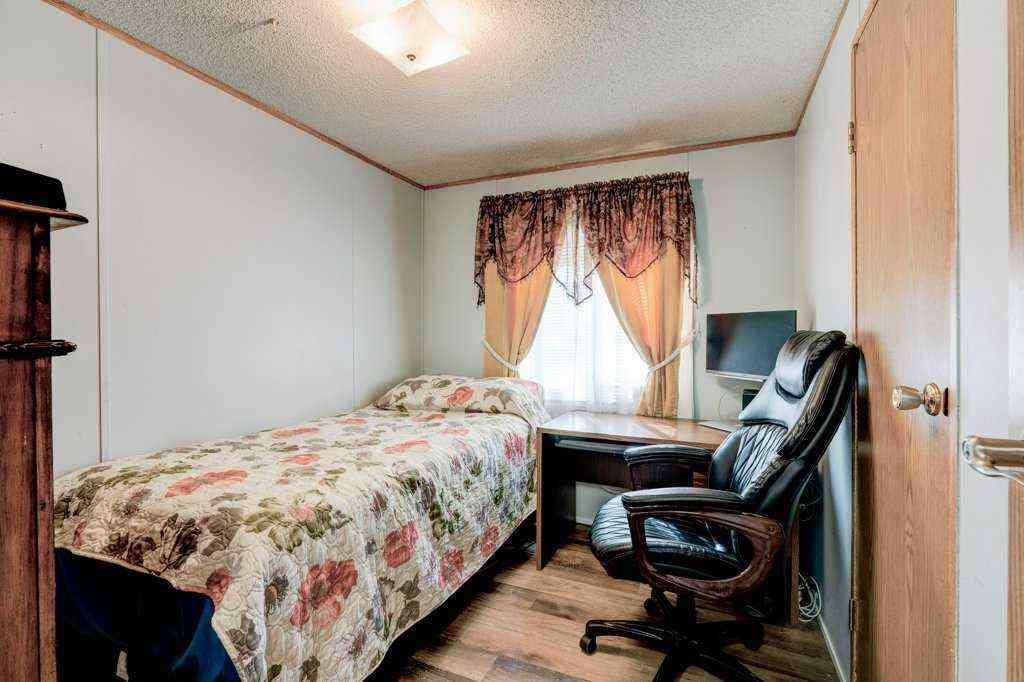 MLS® A2254061 - 3126 Burroughs Manor NE in Monterey Park Calgary, Mobile