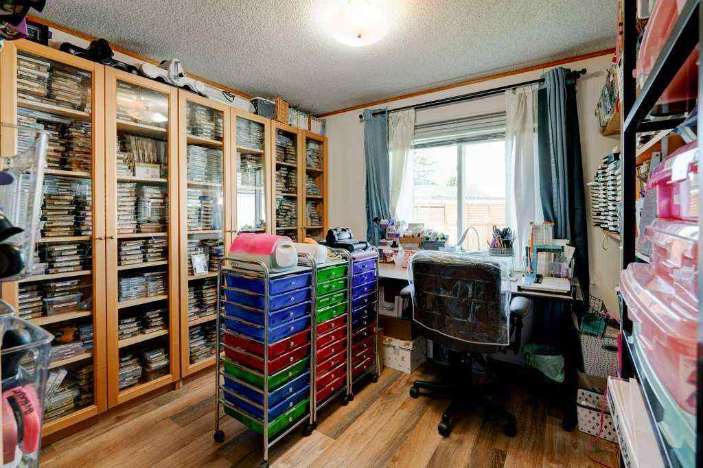 MLS® A2254061 - 3126 Burroughs Manor NE in Monterey Park Calgary, Mobile