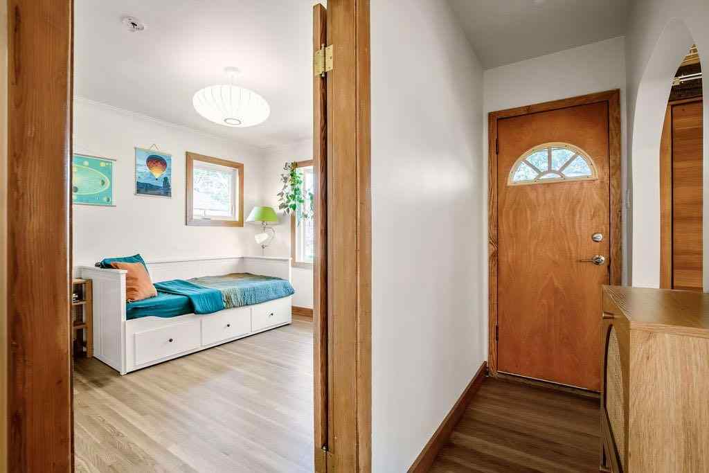 MLS® A2254067 - 851 13 Avenue NE in Renfrew Calgary, Residential