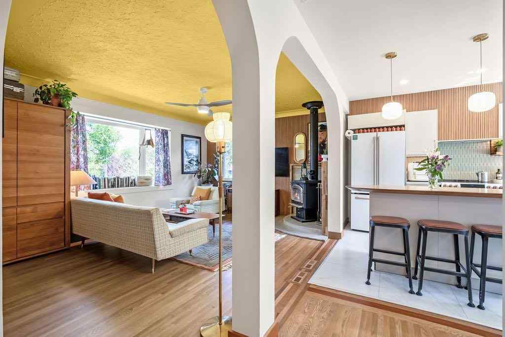 MLS® A2254067 - 851 13 Avenue NE in Renfrew Calgary, Residential