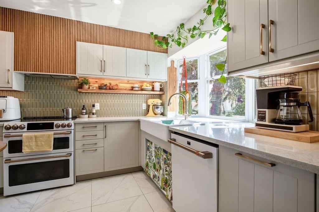 MLS® A2254067 - 851 13 Avenue NE in Renfrew Calgary, Residential