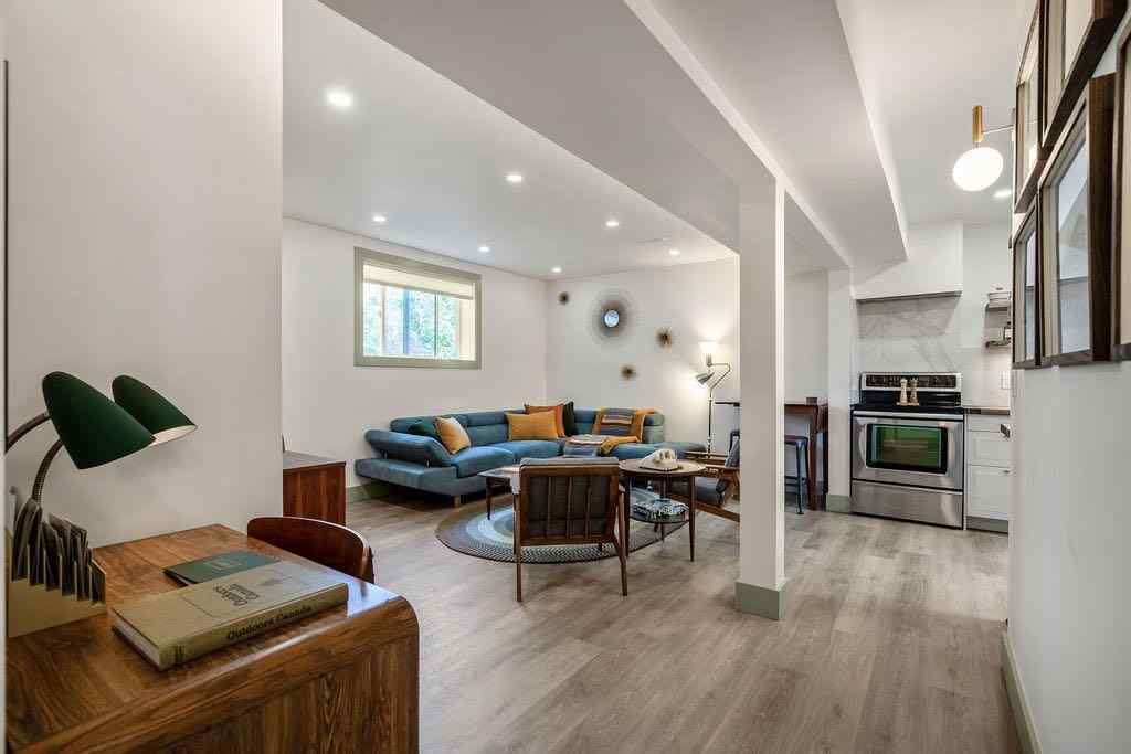 MLS® A2254067 - 851 13 Avenue NE in Renfrew Calgary, Residential