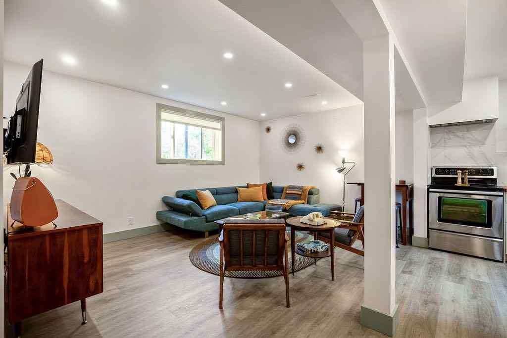 MLS® A2254067 - 851 13 Avenue NE in Renfrew Calgary, Residential