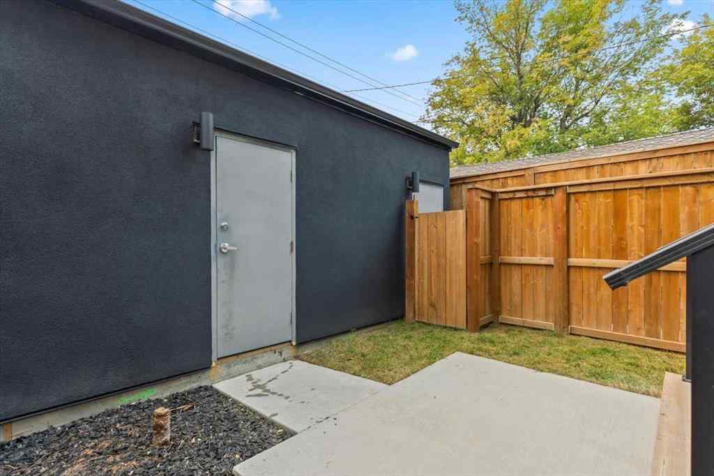 MLS® A2254072 - Unit #4 1825 27 Avenue SW in South Calgary Calgary, Residential