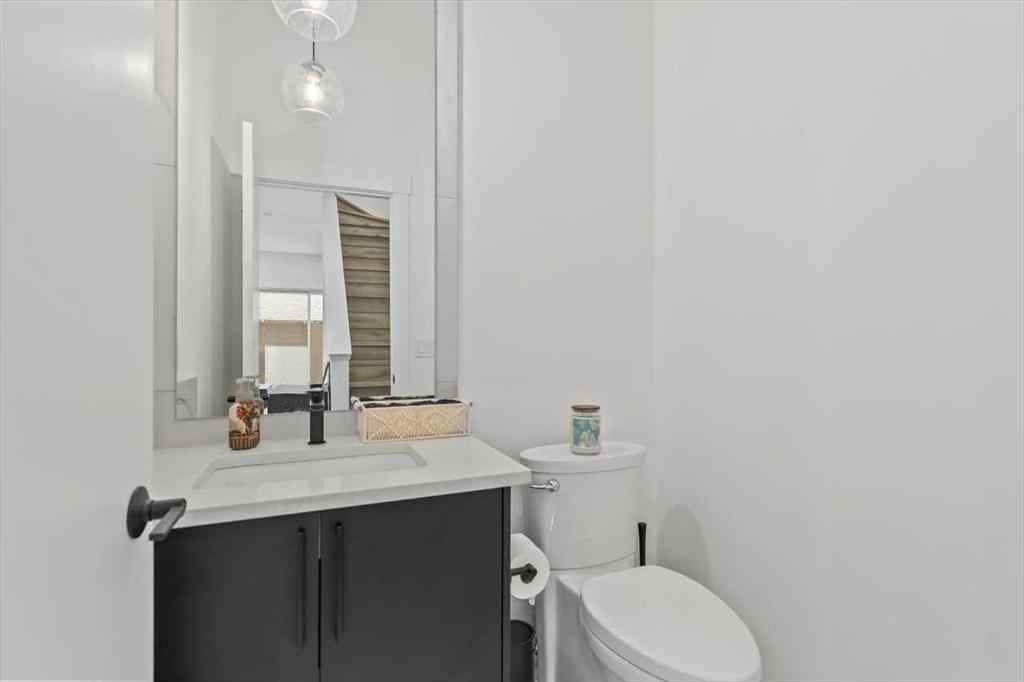 MLS® A2254072 - Unit #4 1825 27 Avenue SW in South Calgary Calgary, Residential